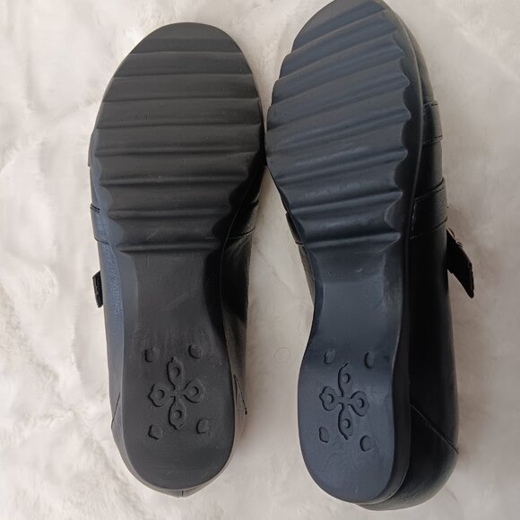 Flat Black Sandle Shoes Size 7.5 M - Picture 7 of 14
